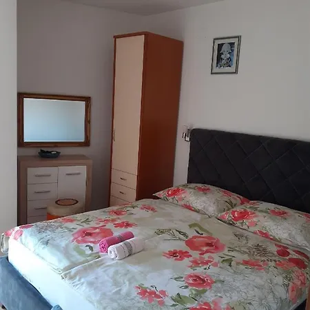 Apartment With A Parking Space - 19089 Novi Vinodolski