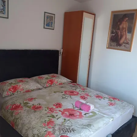 With A Parking Space - 19089 Apartment Novi Vinodolski